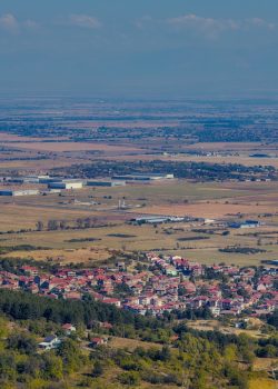 a small town in the middle of a valley